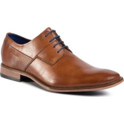 Półbuty BUGATTI - 31585802-3500-6300 Camel. Pomarańczowe buty wizytowe męskie Bugatti, ze skóry, bez zapięcia. Za 239,99 zł.