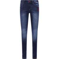 Jeansy Skinny Fit Desigual Kasandra 20SWDD40. Niebieskie jeansy damskie Desigual, bez wzorów, z elastanu. Za 399,00 zł.