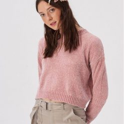 Szenilowy sweter typu crop - Różowy. Różowe swetry damskie Sinsay, s, bez wzorów, bez rękawów, bez kaptura. Za 49,99 zł.