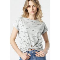 Szary T-shirt Eirelyn. Szare bluzki damskie Born2be, xl, z nadrukiem, z dzianiny, z okrągłym kołnierzem, z krótkim rękawem. Za 29,99 zł.