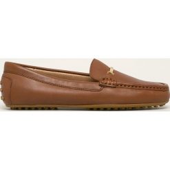 Lauren Ralph Lauren - Mokasyny skórzane. Pomarańczowe mokasyny damskie Lauren Ralph Lauren, bez wzorów, ze skóry, bez obcasa, na obcasie, bez zapięcia. W wyprzedaży za 449,90 zł.
