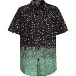 Volcom DIRTY NOISE Koszula poison green. Zielone koszule chłopięce marki Volcom, z bawełny. W wyprzedaży za 160,30 zł.
