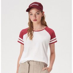 T-shirt z raglanowymi rękawami - Fioletowy. Fioletowe t-shirty damskie Sinsay, s, bez wzorów, bez kołnierzyka. Za 19,99 zł.