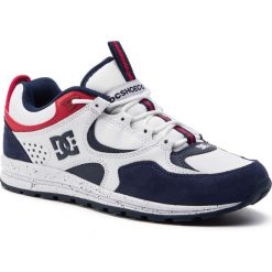 Sneakersy DC - Kalis Lite Se ADYS100382 White/Red/Blue (Xwrb). Białe sneakersy męskie DC, na co dzień, bez wzorów, z zamszu, klasyczne, bez zapięcia. W wyprzedaży za 259,00 zł.