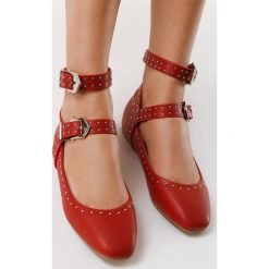 Czerwone Balerinki Heartlines. Czerwone baleriny damskie Multu, bez wzorów, bez obcasa. Za 29,99 zł.