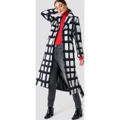 NA-KD Płaszcz w kratę - Black,Multicolor. Czarne płaszcze damskie marki NA-KD, w paski, z poliesteru. Za 364,95 zł.