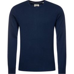 Sweter Marc O'Polo 927 5008 60074. Czerwone swetry męskie Marc O'Polo, xxl, bez wzorów, z bawełny, klasyczne, polo, bez kaptura. W wyprzedaży za 229,00 zł.