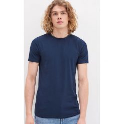 T-shirt z bawełny organicznej - Granatowy. Niebieskie t-shirty męskie House, s, bez wzorów, z bawełny, bez kołnierzyka. Za 25,99 zł.