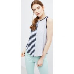 Bluzka z guzikami na plecach. Niebieskie bluzki damskie Moodo, xs. Za 5,99 zł.