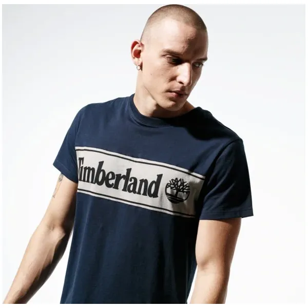 Timberland Koszulka Ss Ss Cut & Sew Linear Logo Tee , granatowy, rozmiar M. Niebieskie koszulki męskie Timberland, m, bez wzorów, z bawełny, bez kołnierzyka, z krótkim rękawem, krótkie. Za 129,99 zł.