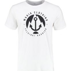 T-shirty męskie z nadrukiem: Makia HARBOUR Tshirt z nadrukiem white