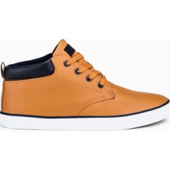 Buty męskie trampki T307 - rude. Czerwone trampki męskie Ombre Clothing, bez wzorów, z jeansu, bez zapięcia. Za 59,00 zł.
