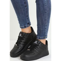 Czarne Buty Sportowe Trini. Czarne buty sportowe damskie Born2be, sportowe. Za 79,99 zł.