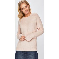Vero Moda - Sweter. Różowe swetry klasyczne damskie marki Vero Moda, s, z elastanu, z okrągłym kołnierzem. Za 89,90 zł.