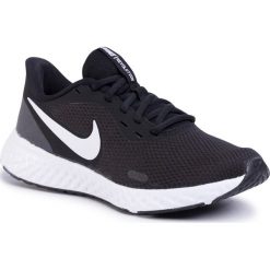 Buty NIKE - Revolution 5 BQ3207 002 Black/White/Anthracite. Czarne buty sportowe damskie Nike, bez wzorów, z tworzywa sztucznego, sportowe, do biegania, nike revolution. Za 229,00 zł.