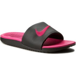 Klapki NIKE - Kawa Slide (Gs/Ps) 819353 001 Black/Vivid Pink. Czarne klapki damskie Nike, bez wzorów, ze skóry ekologicznej, bez obcasa. Za 119,99 zł.