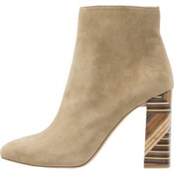 Botki damskie: Vince Camuto BRYNTA Botki na obcasie split pea