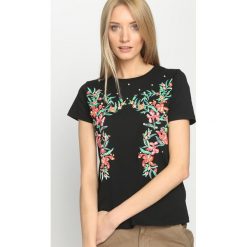 Czarny T-shirt Forcefulness. Czarne bluzki damskie marki Born2be, l. Za 34,99 zł.