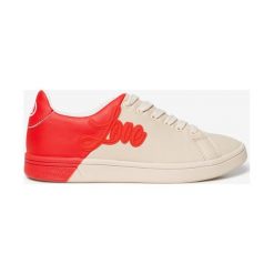 Desigual Tenisówki Czerwony Beżowy. Czerwone trampki i tenisówki damskie Desigual, bez wzorów, ze skóry, bez zapięcia. Za 447,95 zł.