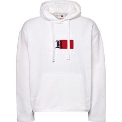 Bluza TOMMY HILFIGER LEWIS HAMILTON Red Box MW0MW13624. Białe bluzy męskie TOMMY HILFIGER, xl, bez wzorów, z bawełny, bez kołnierzyka, bez rękawów, bez kaptura. Za 649,00 zł.