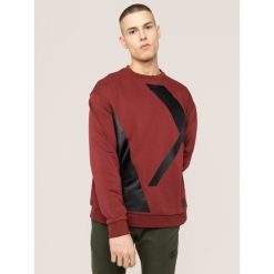 Bluza Armani Exchange 3HZMFD ZJ1NZ 6702. Czerwone bluzy męskie Armani Exchange, xxl, bez wzorów, z bawełny, bez kołnierzyka, bez rękawów, bez kaptura. W wyprzedaży za 379,00 zł.