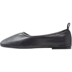 Copenhagen Baleriny navy. Niebieskie baleriny damskie marki Copenhagen, bez wzorów, ze skóry, klasyczne, bez obcasa. Za 419,00 zł.
