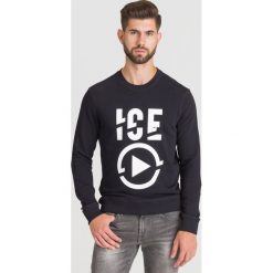 BLUZA ICE PLAY Z BIAŁYM NADRUKIEM. Czarne bluzy męskie Ice Play, xl, z nadrukiem, z okrągłym kołnierzem, bez rękawów, bez kaptura. Za 199,50 zł.
