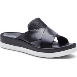 Klapki LASOCKI - WI16-4808-02 Black. Czarne klapki damskie Lasocki, bez wzorów, ze skóry, bez obcasa. Za 129,99 zł.
