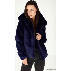 Granatowa Kurtka Futerko Damskie z Kołnierzem. Kurtki damskie Pakamera, bez wzorów, z futra, krótkie, bez kaptura. Za 469,00 zł.