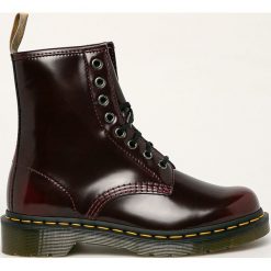 Dr Martens - Workery wegańskie. Brązowe workery damskie Dr. Martens, z gumy, bez obcasa, na obcasie, na sznurówki. Za 699,90 zł.