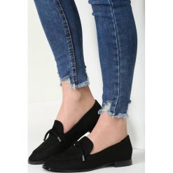 Czarne Mokasyny Bella. Czarne mokasyny damskie marki vices, ze skóry, na płaskiej podeszwie. Za 34,99 zł.