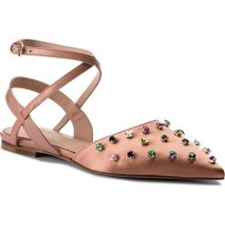 Sandały RED VALENTINO - PQ2S0A16 Cammeo C03. Różowe klapki damskie Red Valentino, z aplikacjami, ze skóry, bez obcasa, na obcasie. W wyprzedaży za 1019,00 zł.