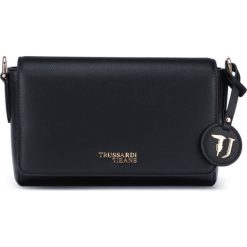 Trussardi Jeans T-Easy Medium Cross body bag Czarny. Czarne torebki klasyczne damskie Trussardi Jeans, w paski, z jeansu, bez dodatków. Za 524,95 zł.