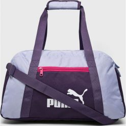 Puma - Torba sportowa. Fioletowe torebki damskie sportowe marki Puma, w paski, z poliesteru, sportowe, na ramię. Za 119,90 zł.