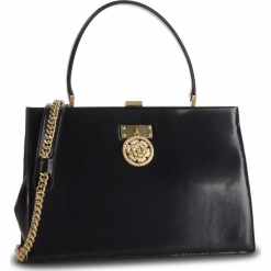 Torebka GUESS - HWDIVB L9106 BLA. Czarne torebki klasyczne damskie Guess, z aplikacjami, ze skóry, klasyczne, duże, bez dodatków. Za 1119,00 zł.