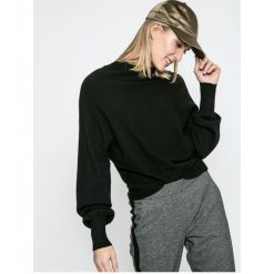 Swetry klasyczne damskie: Vila – Sweter