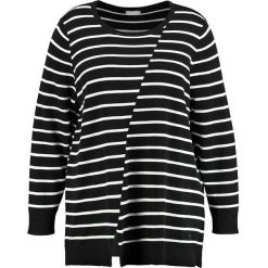 Sweter w kolorze czarno-białym. Czarne swetry damskie SAMOON, w paski, z bawełny, bez rękawów, bez kaptura. W wyprzedaży za 193,95 zł.
