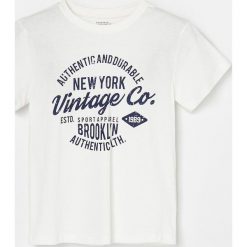 T-shirt z napisem -. T-shirty damskie Reserved, s, z napisami, bez kołnierzyka. Za 24,99 zł.
