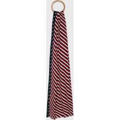 Tommy Hilfiger - Szal. Niebieskie szaliki damskie TOMMY HILFIGER, bez wzorów, z bawełny. W wyprzedaży za 149,90 zł.
