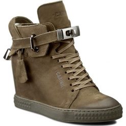 Sneakersy CARINII - B3767 I43-000-PSK-B88. Zielone półbuty damskie Carinii, z aplikacjami, ze skóry, bez obcasa, na obcasie, bez zapięcia. W wyprzedaży za 209,00 zł.