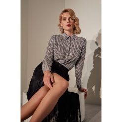 Answear Lab KRÓL kolekcja limitowana - Koszula Indira. Bluzki damskie Answear Lab, s, bez wzorów, z wiskozy, klasyczne, z klasycznym kołnierzykiem, z długim rękawem. Za 199,90 zł.