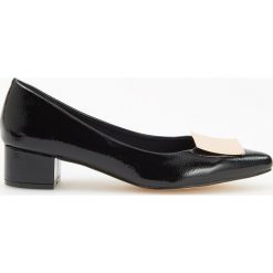 Czółenka na niskim obcasie - Czarny. Czarne buty ślubne damskie Reserved, na niskim obcasie. Za 119,99 zł.