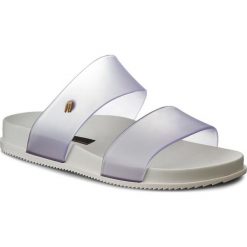 Klapki MELISSA - Cosmic Ad 31613 Clear/White 50667. Fioletowe klapki damskie Melissa, bez wzorów, z tworzywa sztucznego, bez obcasa. W wyprzedaży za 199,00 zł.
