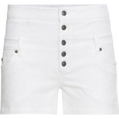 Krótkie spodenki hot pants z wysoką talią bonprix biały. Białe spodnie damskie bonprix. Za 89,99 zł.