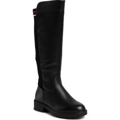 Kozaki REFRESH - 69257 Black. Czarne kozaki damskie Refresh, ze skóry ekologicznej, bez obcasa, na obcasie, bez zapięcia. W wyprzedaży za 199,00 zł.