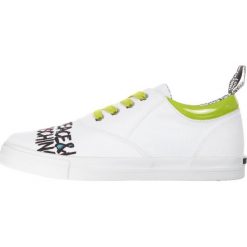 Love Moschino Tenisówki Biały. Białe trampki i tenisówki damskie Love Moschino, bez wzorów, z materiału, bez zapięcia. Za 791,95 zł.