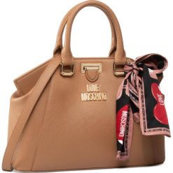 Torebka LOVE MOSCHINO - JC4240PP0AKG0201 Cammello. Pomarańczowe torebki klasyczne damskie Love Moschino, z aplikacjami, ze skóry ekologicznej, klasyczne, zdobione, bez dodatków. Za 999,00 zł.