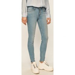 Lee - Jeansy Scarlett. Niebieskie jeansy damskie Lee, s, bez wzorów, z elastanu. W wyprzedaży za 259,90 zł.