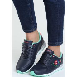 Granatowe Buty Sportowe First Division. Niebieskie buty sportowe damskie Born2be, bez wzorów, z materiału, sportowe. Za 49,99 zł.