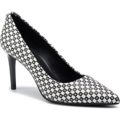 Szpilki MICHAEL MICHAEL KORS - Dorothy 40T9DOMP5L Blk/Opticwht. Białe półbuty damskie MICHAEL Michael Kors, bez wzorów, ze skóry, bez obcasa, na obcasie, bez zapięcia. Za 549,00 zł.